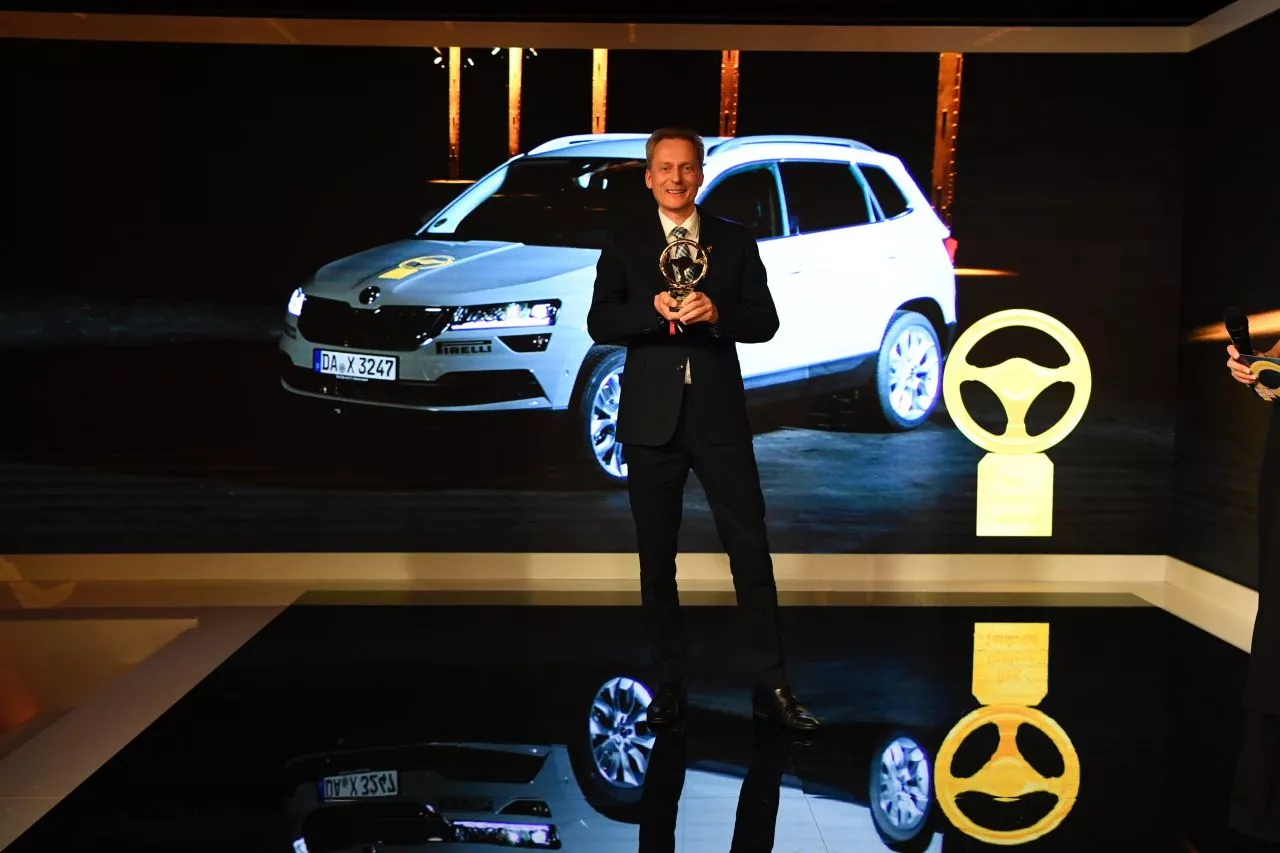 Le KAROQ gagne le Volant d'Or 2017 - Christian STRUBE récupère le prix pour SKODA AUTO