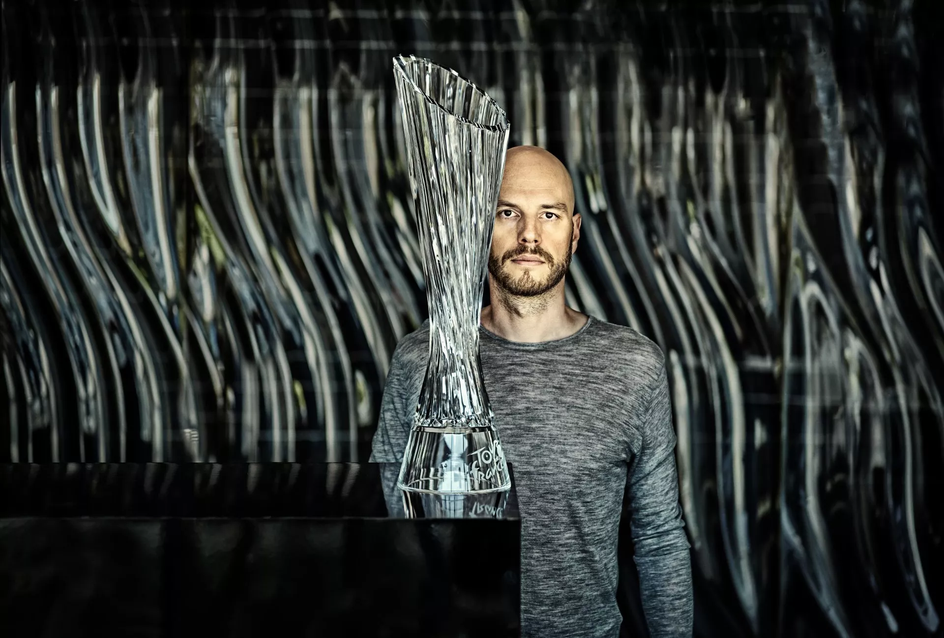 Trophée en verre de cristal de ŠKODA AUTO pour le Tour de France_2